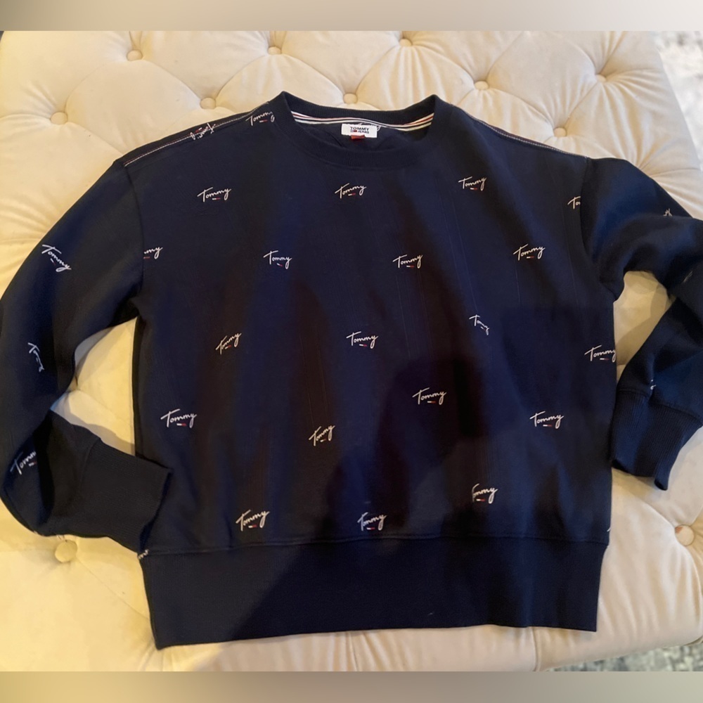 Tommy Hilfiger “Tommy” signature crewneck size small - Picture 6 of 6